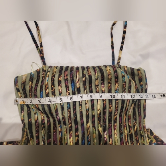 Gorgeous green mesh with satin abstract dress - Picture 5 of 6